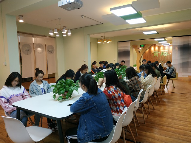 【完满班级】守护盛世年华 喜迎祖国华诞——经济与管理学院九月完满班级活动纪实（七）