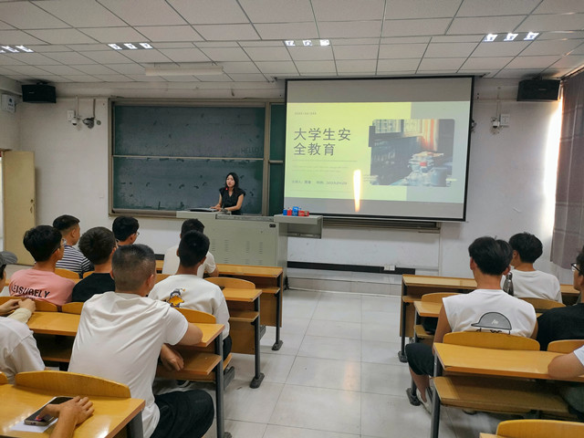 【辅导员说完满】命运握手里安全驻心中——智能工程学院2021级辅导员说完满活动