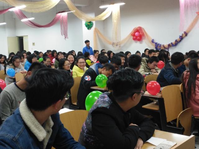 【辅导员说完满】环境科学与食品工程系2016级“辅导员说完满”之学生干部群英经验交流会
