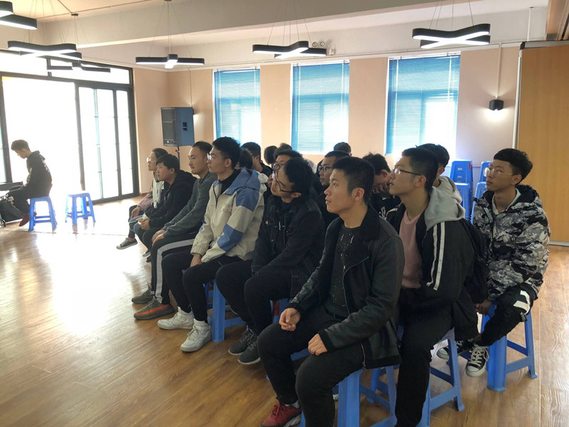 【完满班级】认识自我  维权在心――智能工程学院18级完满班级活动锦集（七十）