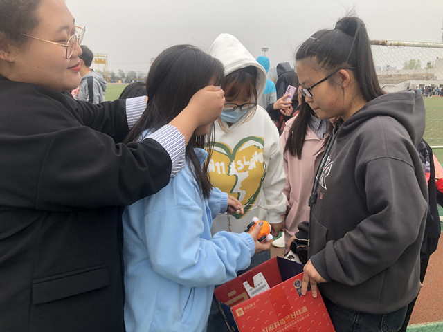 【完满班级】益在人心 奉献爱心——商务英语学院英语2003班、2004班完满班级活动