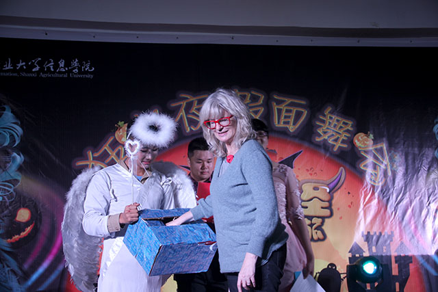 远景学院“万圣节狂欢之夜”活动成功举办