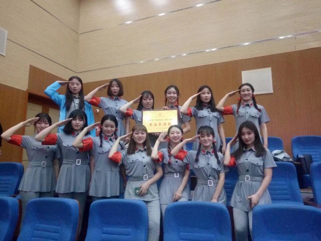 闪光的信院第199期：“漫漫”长路 无惧前行——陈漫