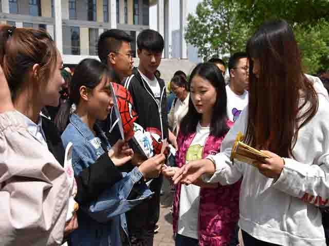 【完满班级】笔墨丹青 绘于面具——艺术传媒学院环设1703班艺术实践完满班级活动