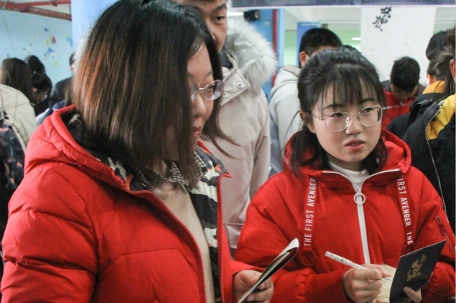 【社团巡礼节】美食游戏与水果手术 领略社团风采