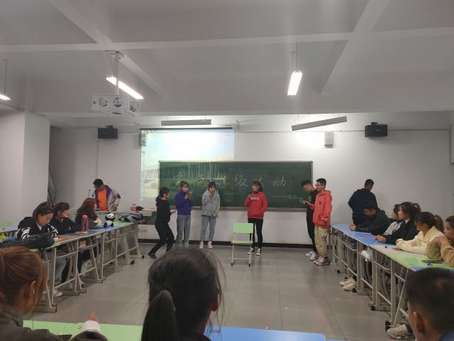 【完满班级】长街长 繁花繁——环设1902班举办才艺活动