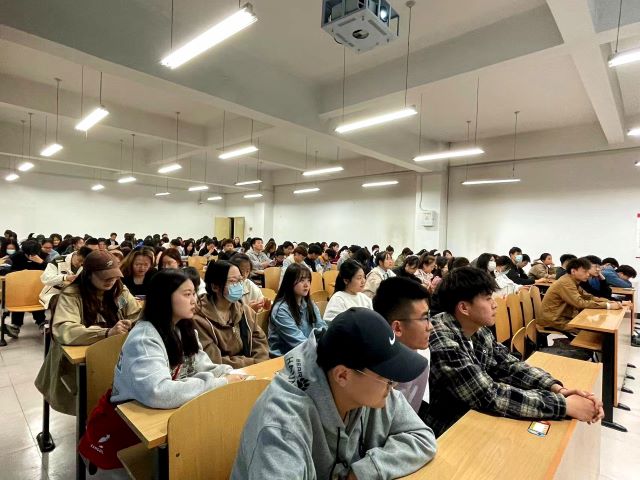 【辅导员说完满】书香致远 墨卷至恒——经济与管理学院2021级辅导员说完满活动
