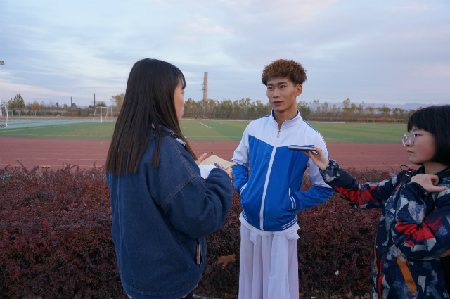 【音乐节】走进闪光灯下的无名英雄