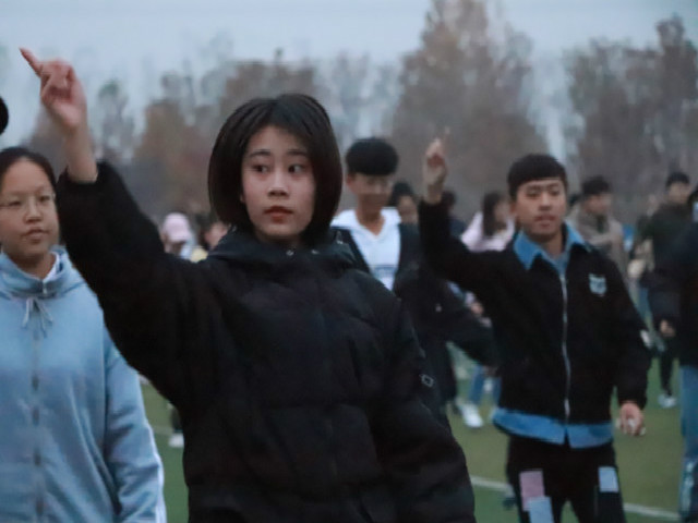 舞出经管情怀 舞动魅力青春——经济与管理学院“经舞”晨曦创意早操活动