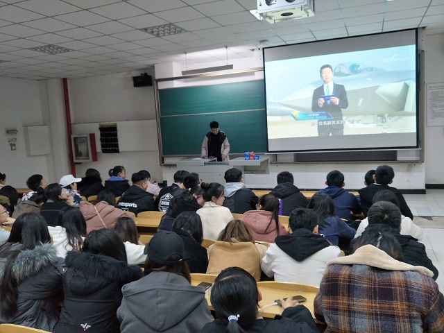 【辅导员说完满】学会感恩 让温暖永存心中——淬炼商学院辅导员说完满专题活动（十八）