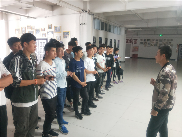 【完满班级】不用眼观天地间 心中自有明灯亮——智能工程学院机制1701班举办完满班级活动