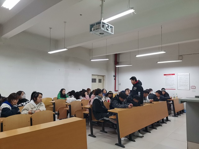 【完满班级】校园溢书香 好书伴成长——艺术传媒学院视觉传达2103班