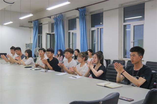 【五四系列活动】卓尔奋楫时代风浪 起誓共赴青春征程——“以青春为符 奏盛世华章”青年论坛