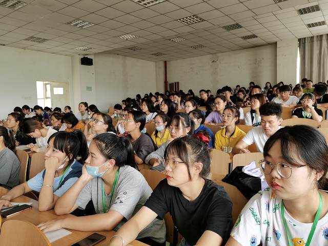 【辅导员说完满】脚踏实地 筑梦大三——淬炼商学院2018级“辅导员说完满”专题活动