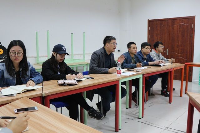 携手同行 打造完满环科——环科系举办班团“零距离”班情研讨会(第1期)