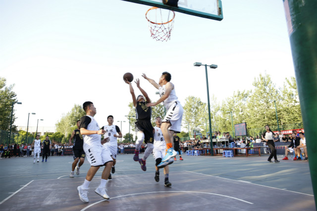 飞扬篮球 青春赛场——第十一届“至强杯”篮球联赛