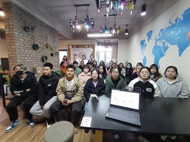 【完满班级】小小厨神 温暖寒冬——淬炼·国际商学院行管2001班完满班级活动