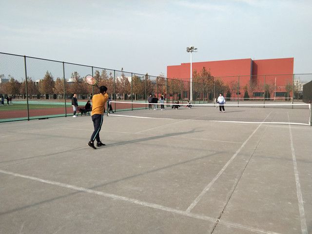 【完满班级】健学子之身 铸中华之魂——艺术传媒学院环设1802班举办“球球大作战”完满班级活动