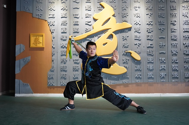 闪光的信院第260期:除了冠军 保持奔跑也是“杰”出的代名词