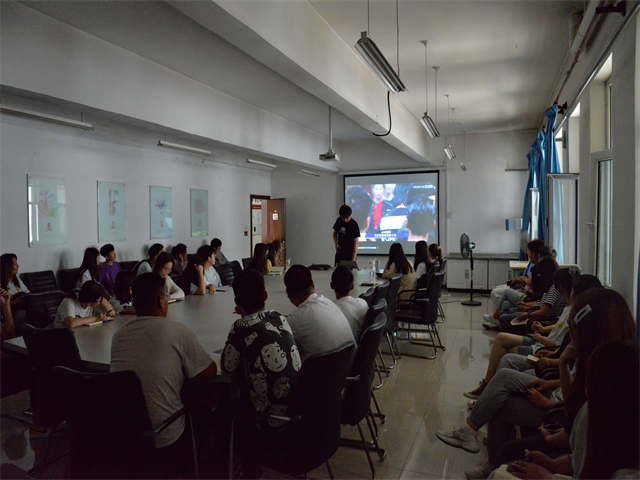 第三十九期“创客视界”传媒沙龙:学习拍摄街舞技巧 记录信院精彩瞬间