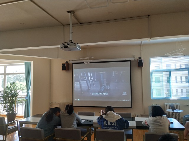 【完满班级】学工匠精神 扬传统美德——食品与环境学院生技1802班励志电影赏析