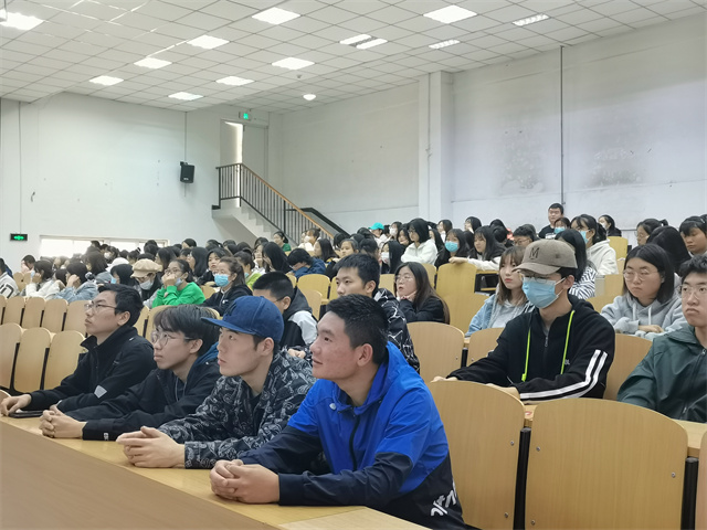 【辅导员说完满】时光荏苒 爱国依旧——食品与环境学院2021级辅导员说完满