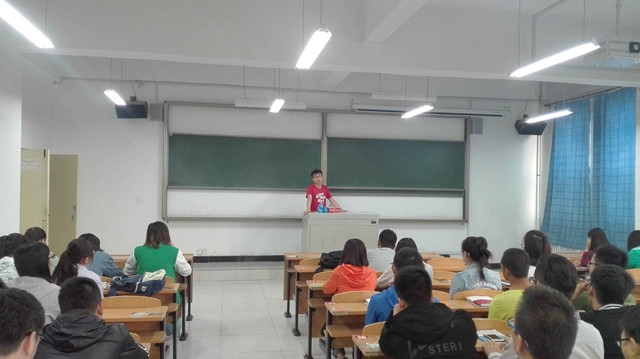 【辅导员说完满】答疑解惑助学子 考研之路并肩行——经济与管理学院2015级考研答疑会