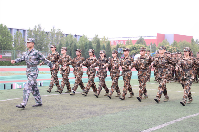 【军训特辑】校园里的一抹新绿是青春最美丽的颜色