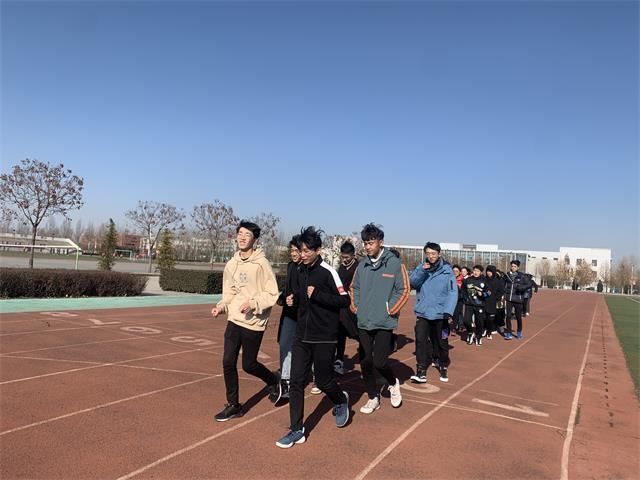 “运动不止 奋斗不息”迷马长跑活动——艺术传媒学院动画1902班举办完满班级活动