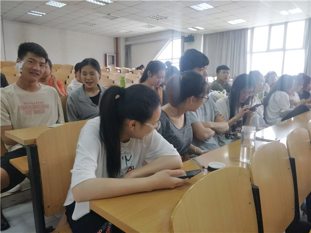 【完满班级】文明青松傲寒中  铮铮铁骨商院人——淬炼商学院五月完满班级主题活动（二十七）