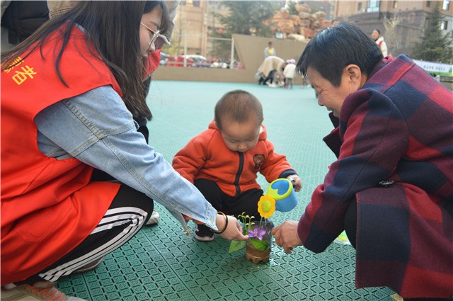 远景学子公益植树 带着地球去远方——记远景学院植树节系列子活动成功举办