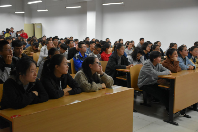 【学长计划】第455期:经历中收获经验 挫折中感悟青春——经管系举办学长计划第五期第三讲