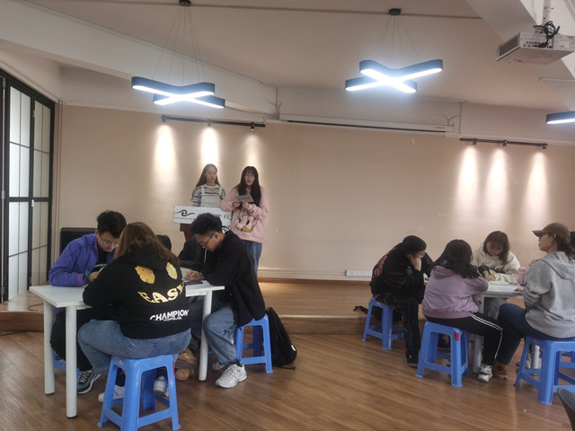 【完满班级】藏在七巧板里的公益思维——淬炼商学院会计1904班完满班级活动