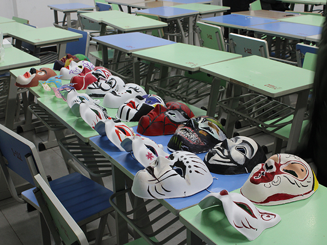 【完满班级】百变千面 疯狂面具——艺术传媒学院视觉1802班“百变千面 疯狂面具”创意面具彩绘