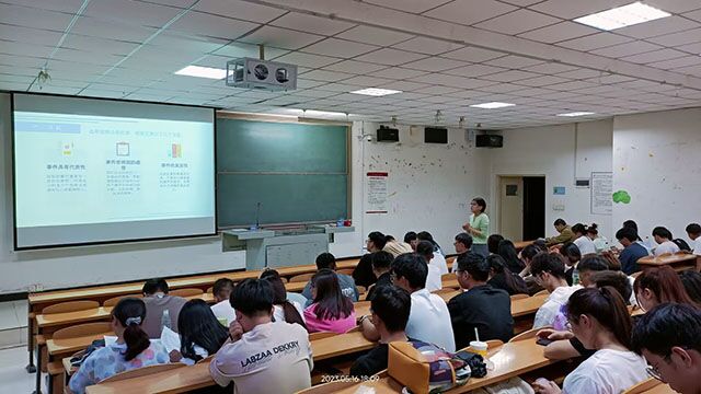 【辅导员说完满】温故而知新 烟火向星辰——大数据学院、信息工程学院2020级辅导员说完满活动
