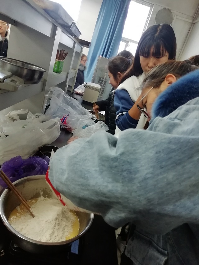 【完满班级】日啖荔枝三百颗 不辞长做岭南人——食品与环境学院食安1701完满班级活动