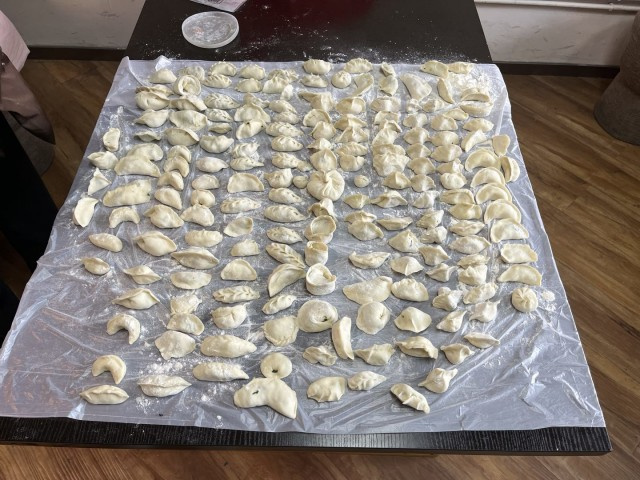 【完满班级】转“饺”遇到爱——淬炼·国际商学院资产2202班完满班级活动