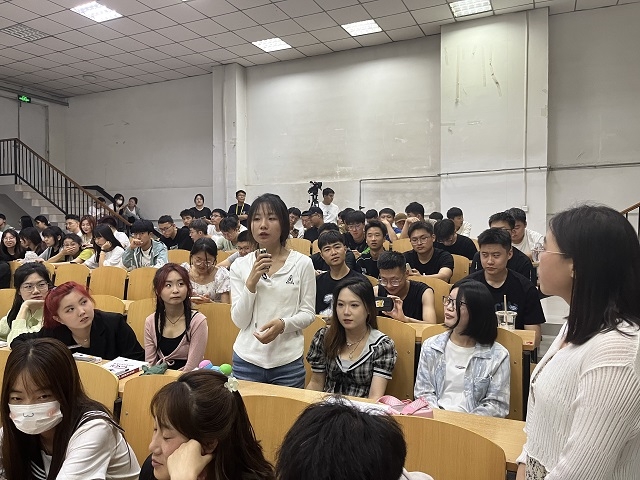 【辅导员说完满】我见青山应如是——大数据学院、信息工程学院2022级辅导员说完满活动
