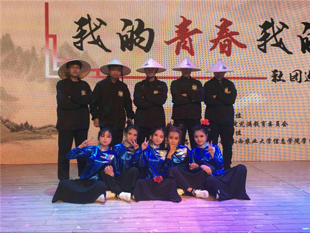 工作标兵•穆璐静:所有热爱 都要不遗余力