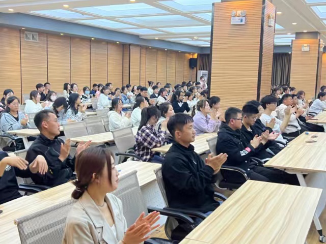 【辅导员说完满】懂礼知礼 乐在其中——淬炼·国际商学院2022级辅导员说完满活动