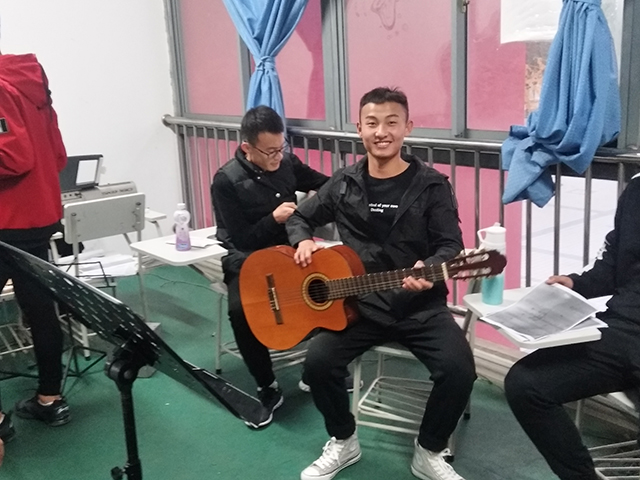 【完满班级】艺彩飞扬 逐梦青春——大数据学院、信息工程学院物联网1701班完满活动