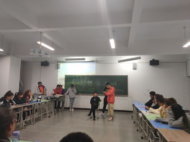 【完满班级】长街长 繁花繁——环设1902班举办才艺活动