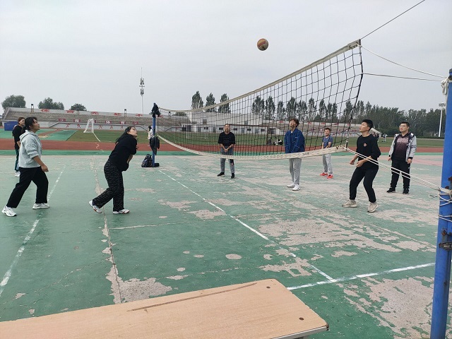 扣响青春 激情飞扬——经济与管理学院第七届“竞创杯”班级排球对抗赛