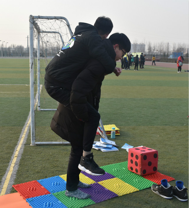 【完满班级】冬来天欲雪 难阻少年心——国贸1503班举办“向上吧！少年”新异能比拼大赛