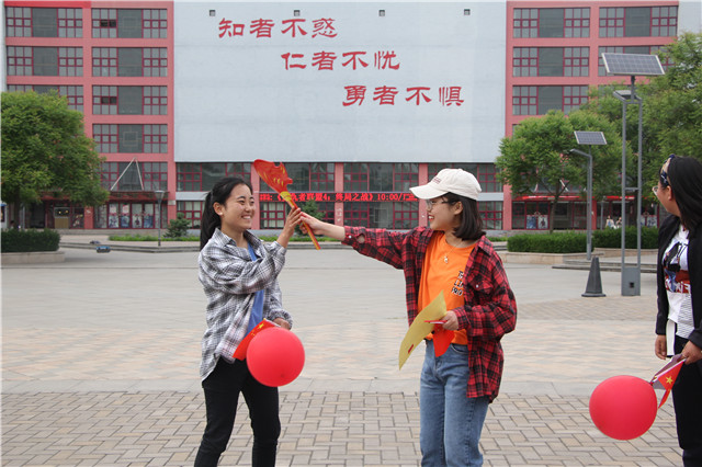 【忆“五四”】纪念“五四”运动100周年 1000名学生选择用这样的方式回望历史