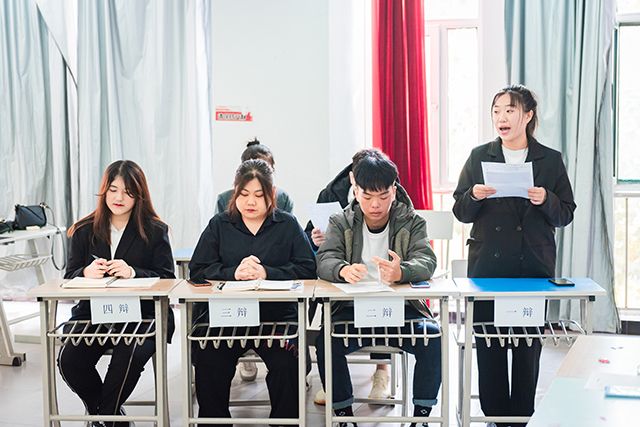 学长计划第1012期:运筹帷幄之中 决胜赛场之上——“白马非马 唇枪舌战”艺术传媒学院第十届“传媒杯”辩论赛初赛