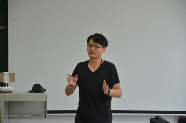 “微”数据 “博”情怀 “摄”天地 “影”八方——经济管理系邀请团委男神王德照老师开展摄影技术讲座