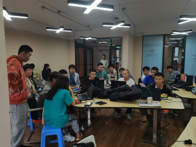 狭路相逢 弈决高下——智能工程学院第一届电子竞技“英雄联盟”争霸赛