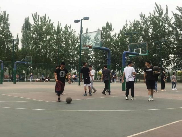 【完满班级】球场积极拼搏 增强班级凝聚——环设1803班篮球班级赛