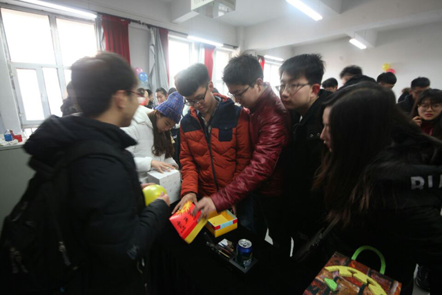 艺术传媒系成功举办“收纳有妙招 绿色伴时尚”第二届“传媒杯”收纳盒制作大赛